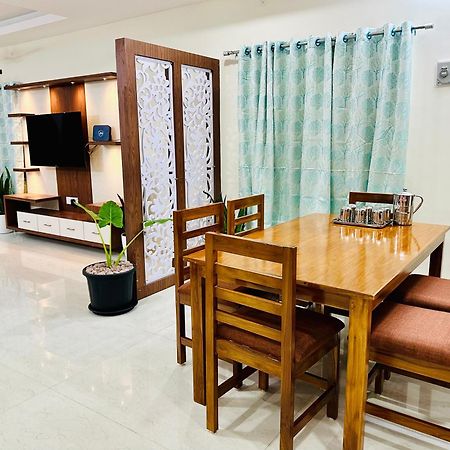 Truelife - 3Bhk Ac Apartments For Large Family - Best Location - Direct Flyover To Alipiri Gate - Walk To Ps4 Veg Restaurant - Modular Kitchen - Super Fast Wifi - Android Tv - 250 Jio Channels - Easy Access To All Temples - Top Service With Lots Of L 蒂鲁帕蒂 外观 照片