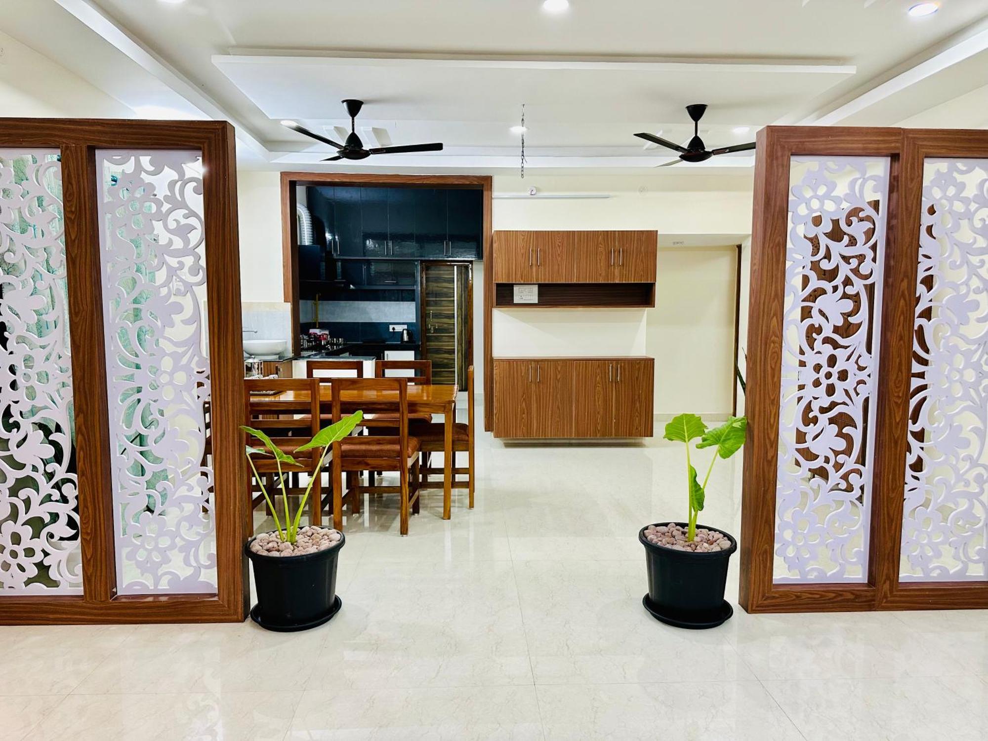 Truelife - 3Bhk Ac Apartments For Large Family - Best Location - Direct Flyover To Alipiri Gate - Walk To Ps4 Veg Restaurant - Modular Kitchen - Super Fast Wifi - Android Tv - 250 Jio Channels - Easy Access To All Temples - Top Service With Lots Of L 蒂鲁帕蒂 外观 照片
