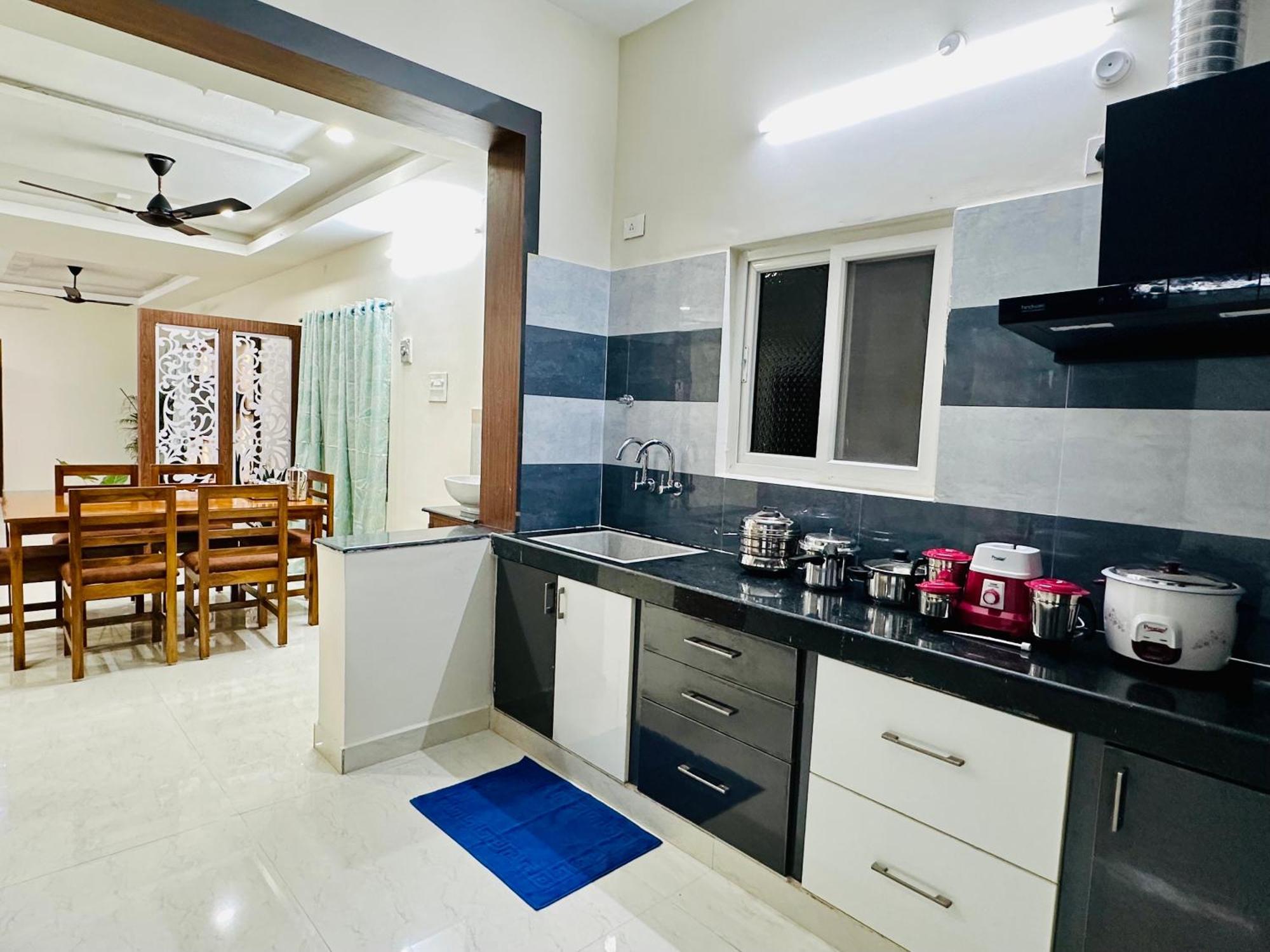 Truelife - 3Bhk Ac Apartments For Large Family - Best Location - Direct Flyover To Alipiri Gate - Walk To Ps4 Veg Restaurant - Modular Kitchen - Super Fast Wifi - Android Tv - 250 Jio Channels - Easy Access To All Temples - Top Service With Lots Of L 蒂鲁帕蒂 外观 照片